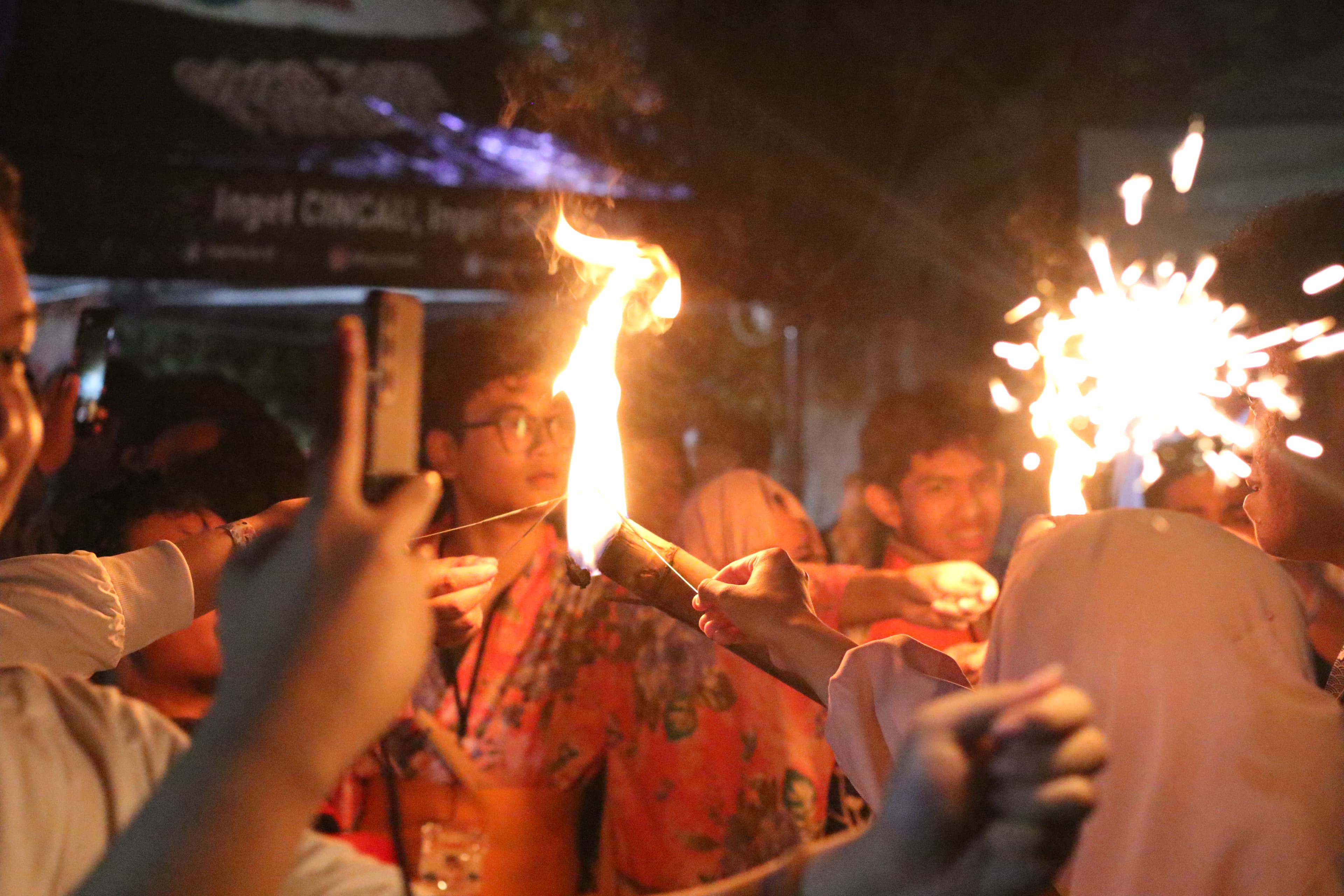 Japanesia Matsuri Vol 1 - Traditional Japanese performer with red costume